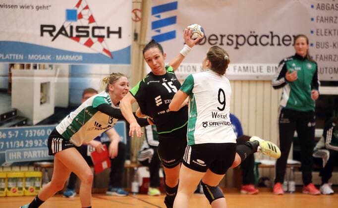 TV Nellingen - VfL Oldenburg Deutschland, Ostfildern, 10.03.2018, Handball, Frauen, Bundesliga, Saison 2017 2018, TV Nellingen - VfL Oldenburg: v.l. Jane Martens (VfL Oldenburg), Szimonetta Gera (TV Nellingen), Julia Wenzl (VfL Oldenburg).