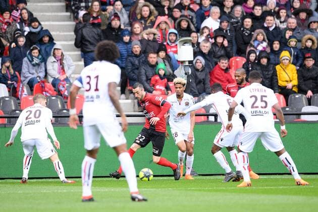 22 Jonathan MARTINS PEREIRA (gui) - 18 Ihsan SACKO (nice) FOOTBALL : Guingamp vs Nice - Ligue 1 Conforama - 11 03 2018 FEP Panoramic 