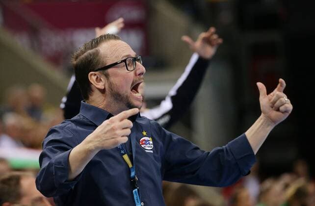 Ludwigsburg , Handball EHF Champions-League , SG BBM Bietigheim vs. FTC-Rail Cargo Hungaria , Jubel Bietigheim , Trainer Martin Albertsen