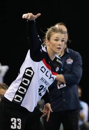 Ludwigsburg , Handball EHF Champions-League , SG BBM Bietigheim vs. FTC-Rail Cargo Hungaria , Tess Wester ( BBM )