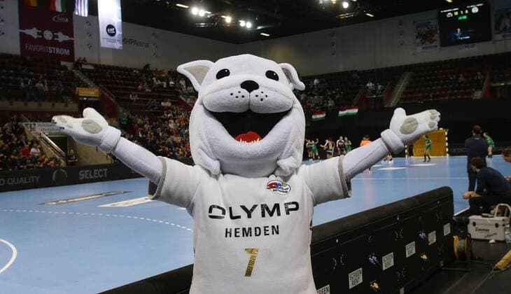 Ludwigsburg , Handball EHF Champions-League , SG BBM Bietigheim vs. FTC-Rail Cargo Hungaria , Übersicht Maskottchen Lotte