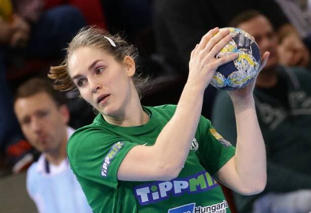 Ludwigsburg , Handball EHF Champions-League , SG BBM Bietigheim vs. FTC-Rail Cargo Hungaria , Laura van der Heijden ( Hungaria )