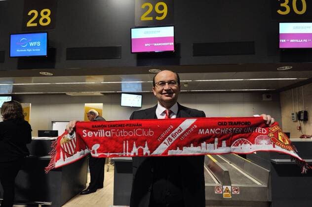 Salida del Sevilla hacia Londres para disputar el partido de vuelta de la Champions League contra el Chelsea. En la imagen, Jose Castro.Departure of Sevilla to London for playing the second leg Champions League match against Chelsea. In this picture, Jose Castro. 