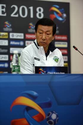 Head coach Choi Kang-hee of South Korea s Jeonbuk Hyundai Motors attends a press conference PK Pressekonferenz before the Group E match against China s Tianjin Quanjian during the 2018 AFC Champions League in Tianjin, China, 13 March 2018. Jeonbuk Hyundai Motors gears up for AFC group match against Tianjin Quanjian  20180313_50192