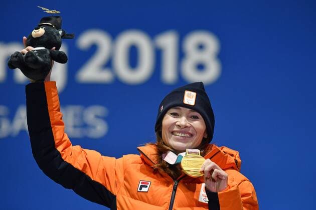 13-3-2018 SNOWBOARDEN: PARALYMPISCHE SPELEN: PARALYMPIC GAMES: PYEONGCHANG 2018 Medaille ceremonie. Goud. Bibian Mentel. Foto: Mathilde Dusol. xVIxVIxImagesx xSoenarxChamidxsportfotografiexIVx 10334446