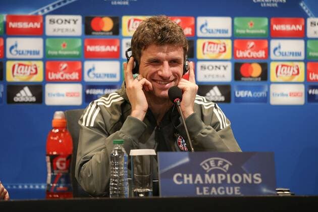 Bilder des Tages - SPORT Thomas Mueller 25 (FC Bayern Muenchen) bei der Pressekonferenz stellt sich den Fragen der Medienvertreter, lacht, Pressekonferenz, FC Bayern Muenchen, Fussball, Achtelfinale, Champions League, 13.03.2018 Istanbul Istanbul Tuerkei