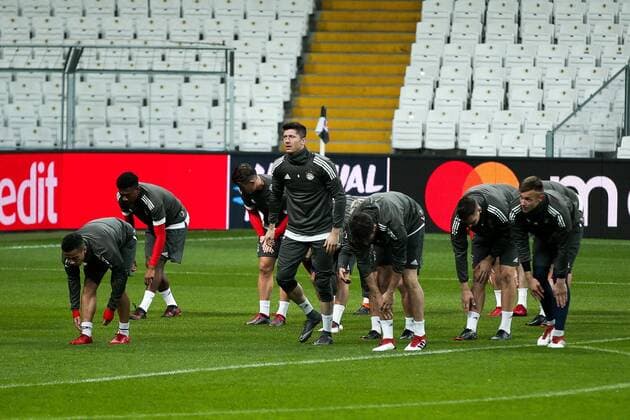 die Spieler machen sich warm, Robert Lewandowski 9 (FC Bayern Muenchen), Training, FC Bayern Muenchen, Fussball, Achtelfinale, Champions League, 13.03.2018 Istanbul Istanbul Tuerkei