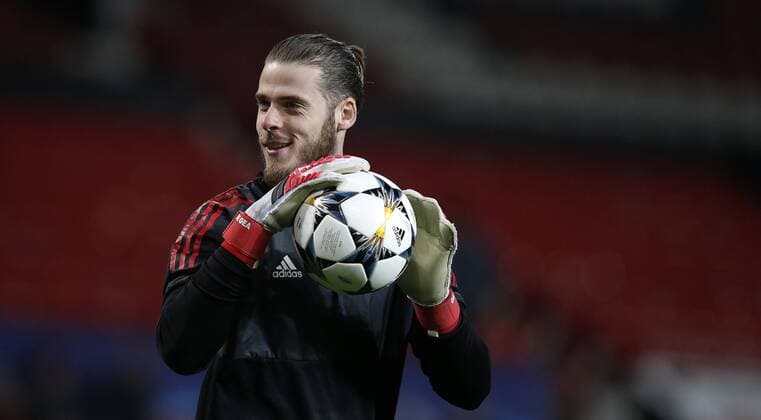 David De Gea of Manchester United ManU warms up before the Champions League Round of 16 match at Old Trafford Stadium, Manchester. Picture date: March 13th 2018. Picture credit should read: Andrew Yates Sportimage EDITORIAL USE ONLY. No use with unauthorised audio, video, data, fixture lists, club league logos or live services. Online in-match use limited to 120 images, no video emulation. No use in betting, games or single club league player publications.