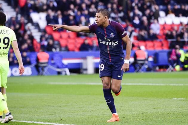 joie des joueurs du PSG apres le second but de Kylian Mbappe (PSG) FOOTBALL : PSG vs Angers - Conforama Ligue1 - 14 03 2018 JBAutissier Panoramic 