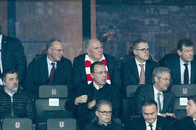 l-r: Vorstandsvorsitzender Karl-Heinz Rummenigge (FC Bayern Muenchen), Praesident Uli Hoeness (FC Bayern Muenchen), stellvertretenden Vorstandsvorsitzenden Jan-Christian Dreesen (FC Bayern Muenchen), Besiktas Istanbul vs. FC Bayern Muenchen, Fussball, Achtelfinale, Champions League, 14.03.2018 Istanbul Istanbul Tuerkei