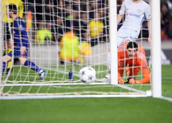 Fußball, CL, FC Barcelona - FC Chelsea FUSSBALL CHAMPIONS LEAGUE SAISON 2017 2018 ACHTELFINALE RUECKSPIEL FC Barcelona Barca - FC Chelsea London 14.03.2018 Torwart Thibaut Courtois (FC Chelsea) ist m nach dem 1:0 enttauescht Barcelona