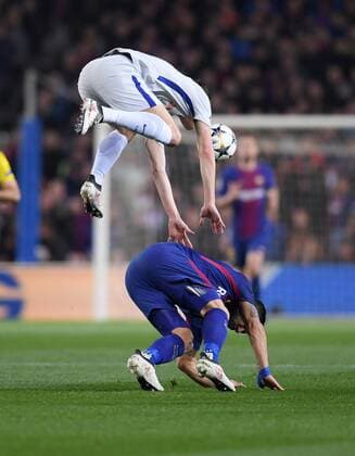 FUSSBALL CHAMPIONS LEAGUE SAISON 2017 2018 ACHTELFINALE RUECKSPIEL FC Barcelona Barca - FC Chelsea London 14.03.2018 Andreas Christensen (FC Chelsea) ist im Zweikampf mit Luis Suarez (Barca) obenauf Barcelona