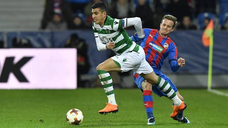 Rodrigo Battaglia of Sporting, left, and Jan Kopic of Viktoria in action during the second leg of the quarterfinal match of the Europe League in Pilsen, Czech Republic, March 15, 2018. (CTKxPhoto MichalxKamaryt) CTKPhotoP201803151112501  kmt 2