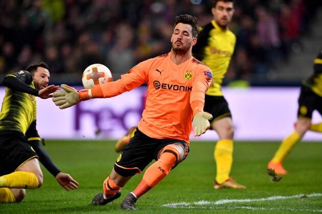 Bilder des Tages - SPORT SOCCER - UEFA EL, RBS vs Dortmund SALZBURG,AUSTRIA,15.MAR.18 - SOCCER - UEFA Europa League, round of 16, Red Bull Salzburg vs Borussia Dortmund. Image shows Roman Buerki (Dortmund). GEPAxpictures xFlorianxErtl