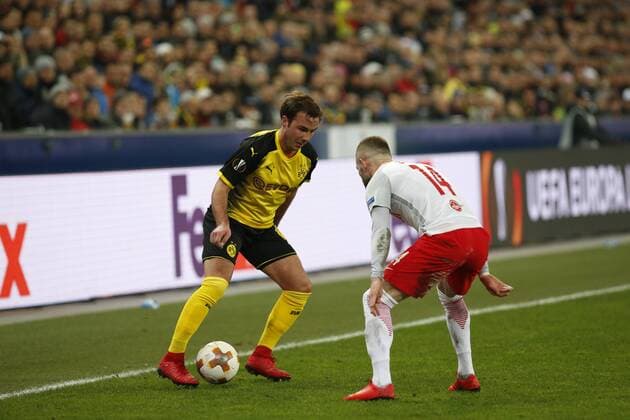 UEFA Europa League FC Salzburg vs Borussia Dortmund Mario Goetze (Borussia Dortmund) and Valon Berisha (FC Salzburg) at the UEFA Europa League FC Salzburg vs Borussia Dortmund on March 15 2018 in Salzburg, Oesterreich,