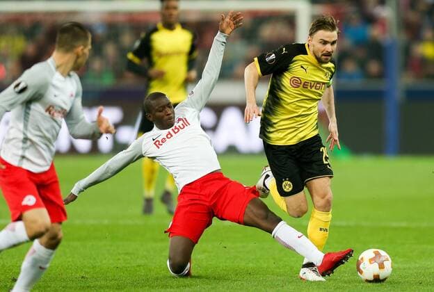 15.03.2018, Red Bull Arena, Salzburg, AUT, UEFA EL, FC Salzburg vs Borussia Dortmund, Achtelfinale, Rueckspiel, im Bild Amadou Haidara (FC Salzburg) und Marcel Schmelzer (Borussia Dortmund) during the UEFA Europa League Round of 16, 2nd Leg Match between FC Salzburg and Borussia Dortmund at the Red Bull Arena in Salzburg, Austria on 2018 03 15. Salzburg