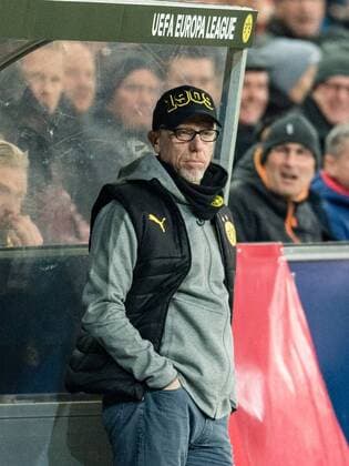 15.03.2018, Red Bull Arena, Salzburg, AUT, UEFA EL, FC Salzburg vs Borussia Dortmund, Achtelfinale, Rueckspiel, im Bild Trainer Peter Stoeger (Borussia Dortmund) during the UEFA Europa League Round of 16, 2nd Leg Match between FC Salzburg and Borussia Dortmund at the Red Bull Arena in Salzburg, Austria on 2018 03 15. Salzburg