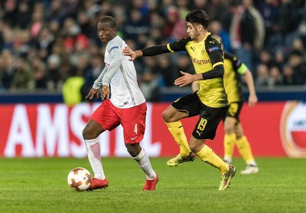 15.03.2018, Red Bull Arena, Salzburg, AUT, UEFA EL, FC Salzburg vs Borussia Dortmund, Achtelfinale, Rueckspiel, im Bild v.l. Amadou Haidara (FC Salzburg), Mahmoud Dahoud (Borussia Dortmund) during the UEFA Europa League Round of 16, 2nd Leg Match between FC Salzburg and Borussia Dortmund at the Red Bull Arena in Salzburg, Austria on 2018 03 15. Salzburg