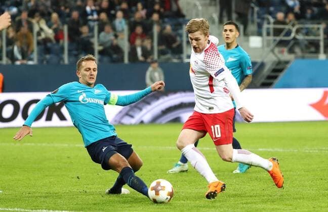 St.Petersburg - RB Leipzig Fussball Euro League Sankt Petersburg, 15.03.2018, Krestowski-Stadion, Fussball, UEFA EURO EM Europameisterschaft Fussball League, Achtelfinale Rueckspiel Rematch , FK Zenit St. Petersburg vs. RB Leipzig 1:1 (1:1) , Im Bild v.l.: DomenicoÊCriscito (4, Zenit) und Emil Forsberg (10, RB Leipzig). ,