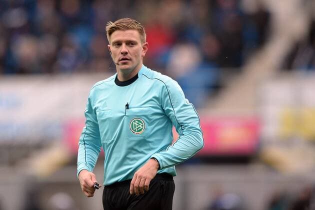 Schiedsrcihter Robert Schroeder (Hannover) -- Fussball --- GER --- 3. Liga --- SC Paderborn 07 vs FSV Zwickau --- 17.03.2018, Paderborn *** Schiedsrcihter Robert Schroeder Hannover Soccer GER 3 Liga SC Paderborn 07 vs FSV Zwickau 17 03 2018 Paderborn Copyright: xSippel xEibner-Pressefotox EP_rsl