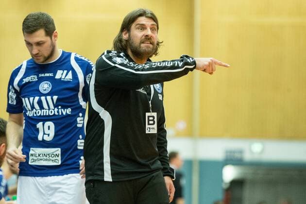 Sebastian Hinze (Trainer, Bergischer HC) an der Seitenlinie Bergischer HC vs. ThSV Eisenach, Handball, 2. Bundesliga, 17.03.18 Solingen NRW Deutschland Klingenhalle