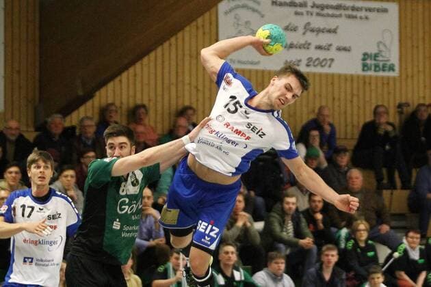 Tim Keupp (Neuhausen) beim Wurf gegen Tim Goetz (Hochdorf) beim Spiel TV Hochdorf vs. TV Neuhausen 1893 in der 3. Handball Liga Sued am 17.03.2018, Hochdorf-Assenheim Copyright: xEIBNER MichaelxBermelx EP_MBL