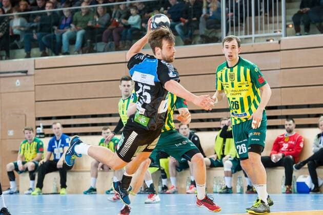 Niklas Weis (Nr.15, Vikings) in Aktion HC Rhein Vikings vs. VfL Eintracht Hagen, Handball, 2. Bundesliga, 17.03.18 Düsseldorf NRW Deutschland Castello