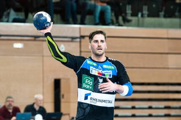 Alexander Oelze (Nr.29, Vikings) am Ball HC Rhein Vikings vs. VfL Eintracht Hagen, Handball, 2. Bundesliga, 17.03.18 Düsseldorf NRW Deutschland Castello