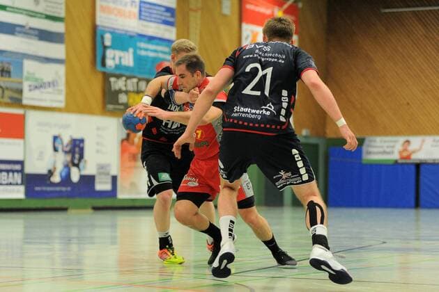Uros Krasovec (TSG Soeflingen 87) gegen Sascha Marquardt (SG H2Ku Herrenberg 18) SG H2Ku Herrenberg,Handball,Maenner,Ligaspiel,17.03.2018, Foto:TBaur Eibner Herrenberg Copyright: xEIBNER Tobias_Baurx EP_TBR