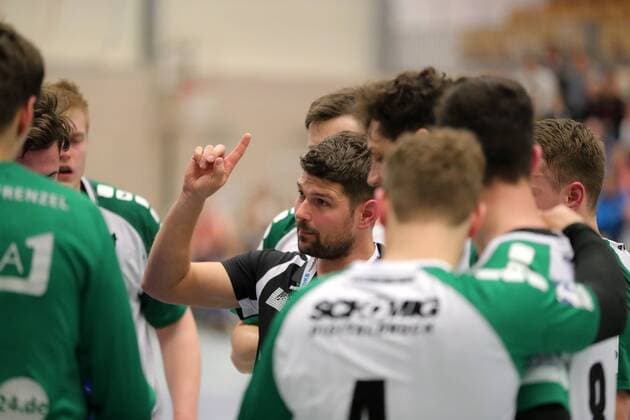 2. HBL HJSG Konstanz - DJK Rimpar Woelfe 28:32.Trainer Dr. Matthias Obinger (RIM) in der Time Out Konstanz Copyright: xPeterxPisax Eibner-Pressefotox EP_ppa