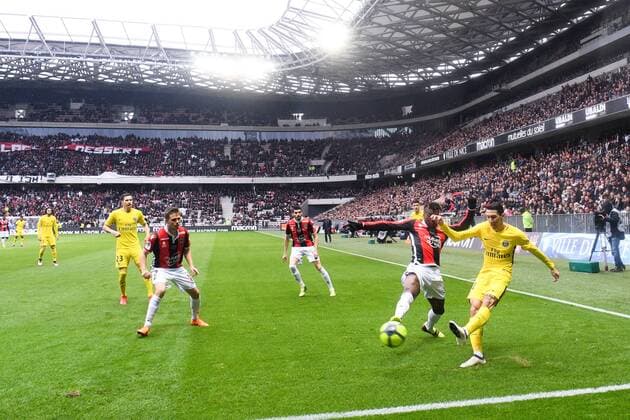 Fußball, OGC Nizza - Paris St. Germain 11 ANGEL DI MARIA (PSG) - 23 JULIAN DRAXLER (PSG) - 02 ARNAUD SOUQUET (NICE) - 08 PIERRE LEES MELOU (NICE) FOOTBALL : Nice vs Paris SG - Ligue 1 Conforama - 18 03 2018 FEP Panoramic 