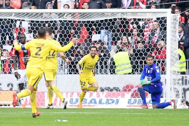 Fußball, OGC Nizza - Paris St. Germain 32 DANI ALVES (PSG) - JOIE FOOTBALL : Nice vs Paris SG - Ligue 1 Conforama - 18 03 2018 FEP Panoramic 