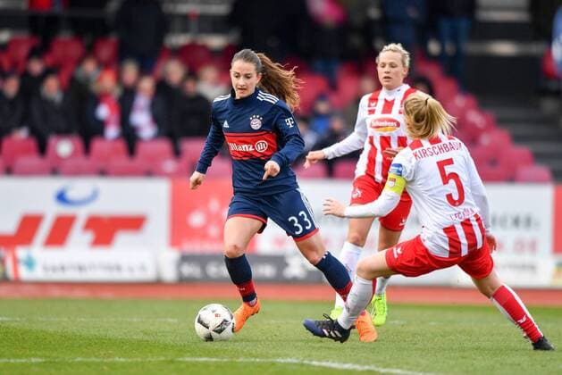 Sara Ilonka Däbritz (Sara Daebritz, FCB, 33) zieht in den Strafraum, Fussball, Allianz Frauen-Bundesliga,1.FC Köln - FC Bayern München,