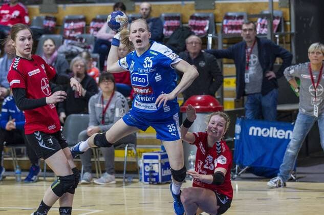 Handball-Bundesliga TSV Bayer 04 Leverkusen vs. HC Rödertal 20:19 Handball-Bundesliga TSV Bayer 04 Leverkusen vs. HC Rödertal 20:19 am 18. 3. 2018 Leverkusen, Ostermann-Arena, Deutschland Photo: Ralf Kardes Elfe Annfleur Bruggemann (11) RL Jacqueline Hummel (35) RR Elfe Amelie Berger (23) RA