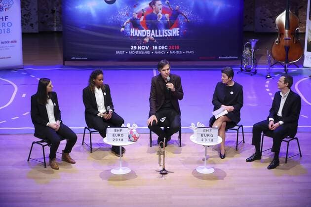 Blandine Dancette Estelle Nze Minko Laurente Bayle ( Directeur general de la Cite de la Musique - Philarmonie Paris ) Sylvie Pascal Lagarrigue ( Presidente du Comite d Organisation de l EHF Euro 2018 ) Julien Vanhoutte (Coordinateur pedagogique Demos) HANDBALL : Conference de Presse Euro Feminin 2018 - 19 03 2018 GwendolineLeGoff Panoramic 