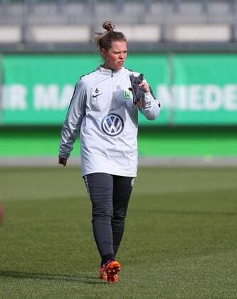 VfL vs Slavia Prag, CL Frauen, Vorberichte Wolfsburg, Deutschland 21.03.2018, FUßBALL - VfL Wolfsburg vs Slavia Prag, Training Viertelfinale, UEFA Frauen Champions League, Saison 2017-18. Bild zeigt: Katharina Baunach (VfL Wolfsburg) Wolfsburg