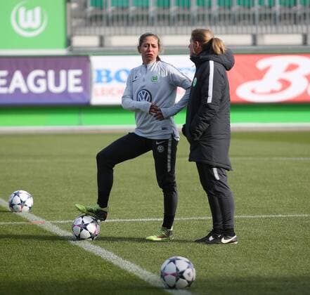 VfL vs Slavia Prag, CL Frauen, Vorberichte Wolfsburg, Deutschland 21.03.2018, FUßBALL - VfL Wolfsburg vs Slavia Prag, Training Viertelfinale, UEFA Frauen Champions League, Saison 2017-18. Bild zeigt: Anna Blässe (VfL Wolfsburg), Wolfsburg