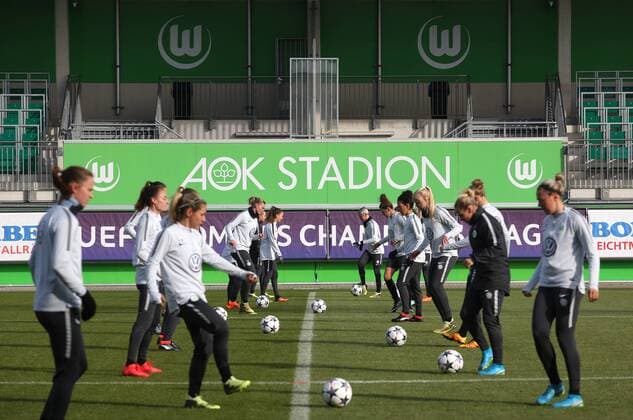 Bilder des Tages - SPORT VfL vs Slavia Prag, CL Frauen, Vorberichte Wolfsburg, Deutschland 21.03.2018, FUßBALL - VfL Wolfsburg vs Slavia Prag, Training Viertelfinale, UEFA Frauen Champions League, Saison 2017-18. Bild zeigt: VfL Mannschaftstraining Frauen Wolfsburg