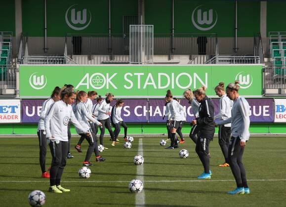 VfL vs Slavia Prag, CL Frauen, Vorberichte Wolfsburg, Deutschland 21.03.2018, FUßBALL - VfL Wolfsburg vs Slavia Prag, Training Viertelfinale, UEFA Frauen Champions League, Saison 2017-18. Bild zeigt: VfL Mannschaftstraining Frauen Wolfsburg