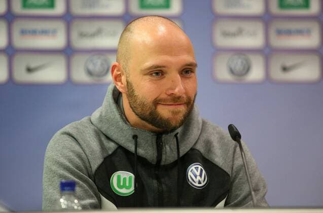 VfL vs Slavia Prag, CL Frauen, Vorberichte PK Wolfsburg, Deutschland 21.03.2018, FUßBALL - VfL Wolfsburg vs Slavia Prag, Pressekonferenz, Viertelfinale, UEFA Frauen Champions League, Saison 2017-18. Bild zeigt: Cheftrainer Stephan Lerch (VfL Wolfsburg) während der Pressekonferenz. Wolfsburg