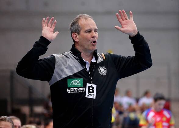 BAU 21.03.2018 Stuttgart , Handball Frauen Deutschland vs. Spanien, Trainer Henk Groener (GER) ,