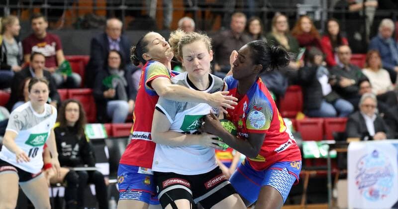 Handball Frauen DHB Deutschland - Spanien Deutschland, Stuttgart, 21.03.2018, Handball, Länderspiel, Frauen, DHB Deutschland - Spanien: mi. Maren Weigel (Deutschland).