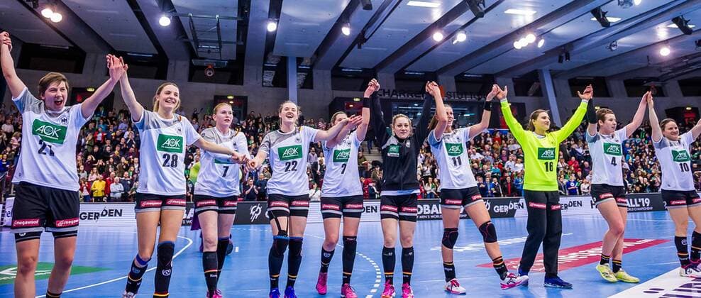 EM Quali, Deutschland - Spanien Freude bei der Deutschen Mannschaft nach klarem Sieg gegen Spanien in der EM-Quali beim EM Quali, Deutschland - Spanien. Stuttgart. 21.03.18 Handball EM Quali , Stuttgart Baden Wuerttemberg Deutschland Scharrena