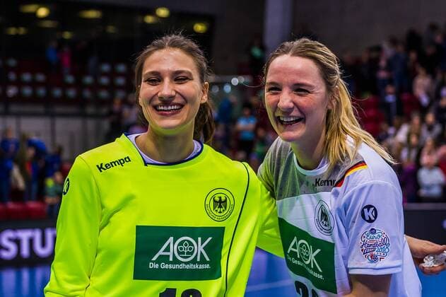 EM Quali, Deutschland - Spanien Isabel Roch ( 16 Deutschland) Franziska Mueller ( 28 Deutschland) beim EM Quali, Deutschland - Spanien. Stuttgart. 21.03.18 Handball EM Quali , Stuttgart Baden Wuerttemberg Deutschland Scharrena