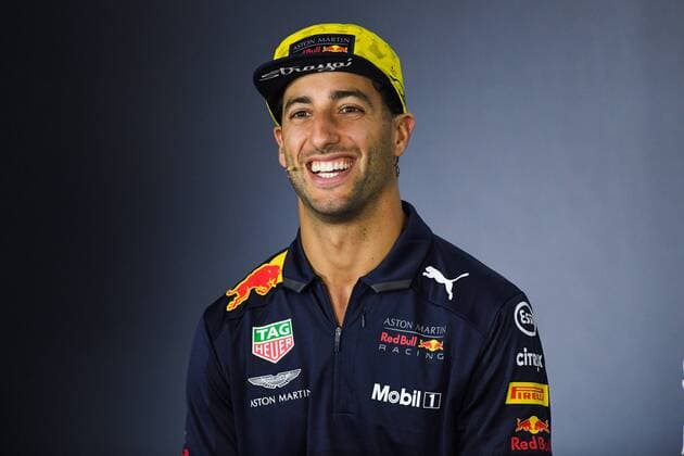 22nd March 2018, Melbourne Grand Prix Circuit, Melbourne, Australia; Melbourne Formula One Grand Prix, Arrivals and press conference PK Pressekonferenz Daniel Ricciardo (Australia) of Aston Martin Red Bull Racing laughs during a press conference  ActionPlus12003787