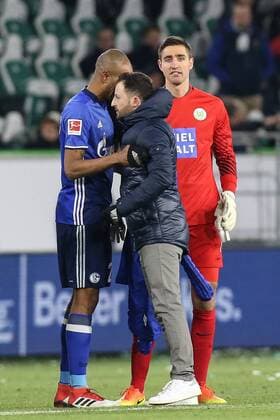 Naldo (FC Schalke 04),Trainer Domenico Tedesco (FC Schalke 04),Torwart Koen Casteels (VfL Wolfsburg) - 1. Fussball Bundesliga Saison 2017-2018 VfL Wolfsburg vs. FC Schalke 04 in der Volkswagen Arena in Wolfsburg - Deutschland, Fußball, Mann, Maenner,17.03.2018