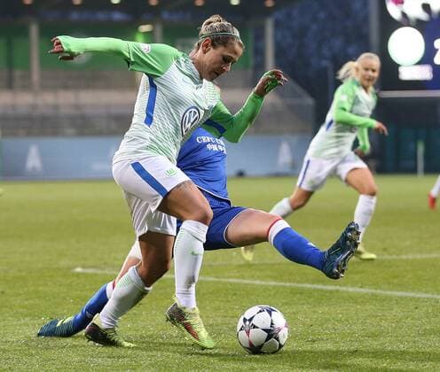VfL-Frauen vs Prag Frauenfußball, Champions League, Viertelfinale, VfL Wolfsburg vs Slavia Prag, AOK-Stadion, Bild zeigt: Anna Blässe (VfL, 9) Wolfsburg