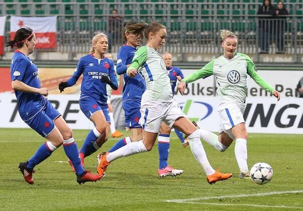 VfL-Frauen vs Prag Frauenfußball, Champions League, Viertelfinale, VfL Wolfsburg vs Slavia Prag, AOK-Stadion, Bild zeigt: Lara Dickenmann (VfL, 21) Wolfsburg