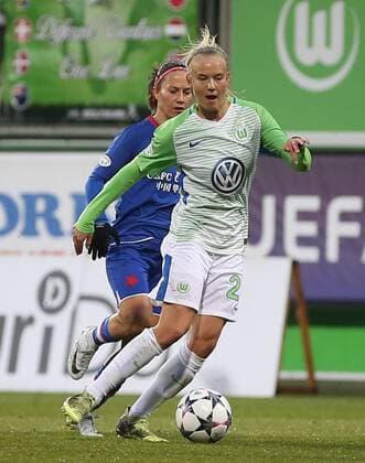 VfL-Frauen vs Prag Frauenfußball, Champions League, Viertelfinale, VfL Wolfsburg vs Slavia Prag, AOK-Stadion, Bild zeigt: Pernille Harder (VfL, 22) Wolfsburg