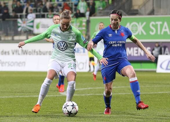 VfL-Frauen vs Prag Frauenfußball, Champions League, Viertelfinale, VfL Wolfsburg vs Slavia Prag, AOK-Stadion, Bild zeigt: Caroline Hansen (VfL, 26) Wolfsburg
